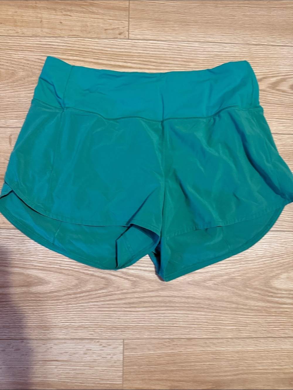 Women's Green Lululemon Athletic Running Shorts 4 in